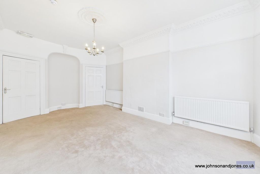 Property photo 3 of 15 Cam03220G0-Pr0111-Still010.Jpg