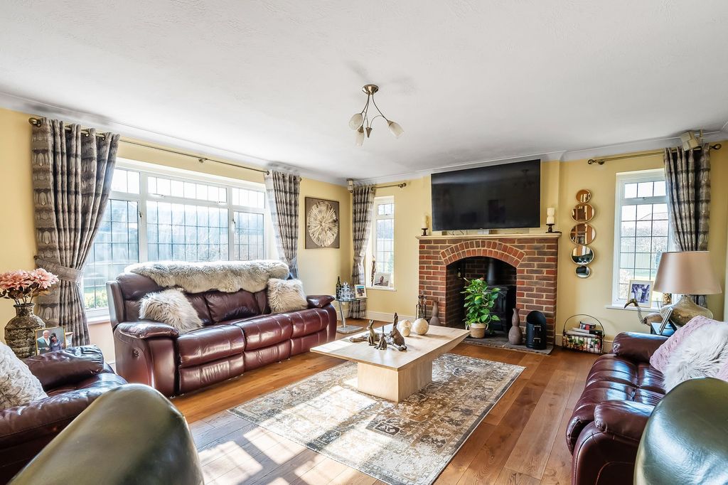 Property photo 2 of 62