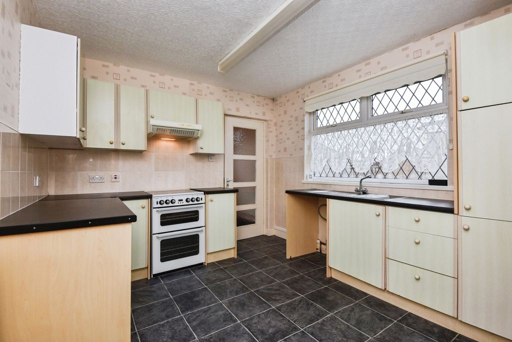 Property photo 2 of 18 Pbox-Img.Jpg