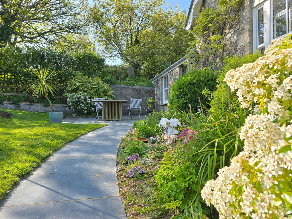 Property photo 2 of 38 Picture No. 45