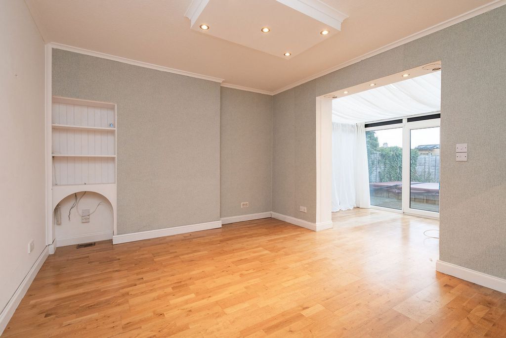 Property photo 2 of 41