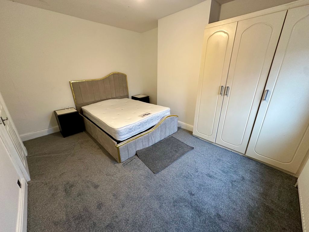 Property photo 3 of 5 Image