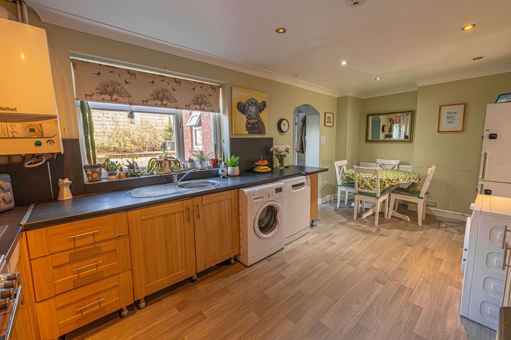 Property photo 3 of 38