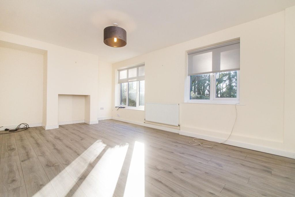 Property photo 2 of 11 Living Room