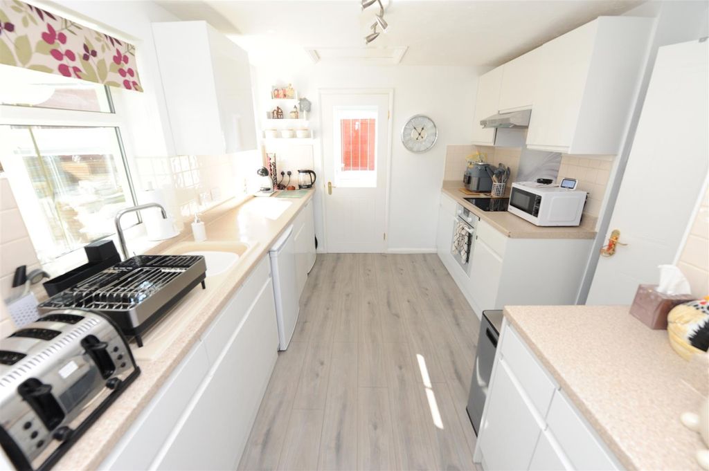 Property photo 3 of 35