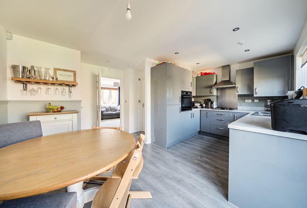 Property photo 2 of 15 1453501-16-69F38B...