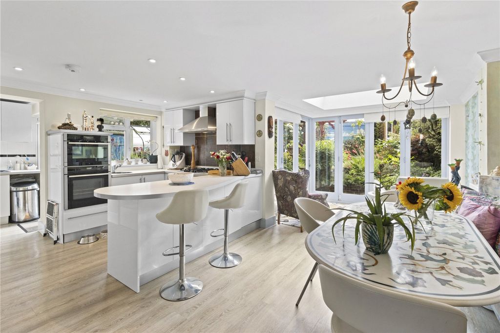 Property photo 3 of 30 Open Plan