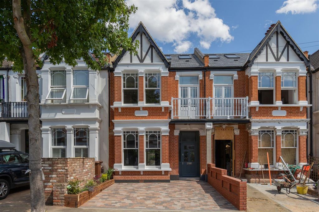 Property photo 1 of 53 Rectory Road, E17