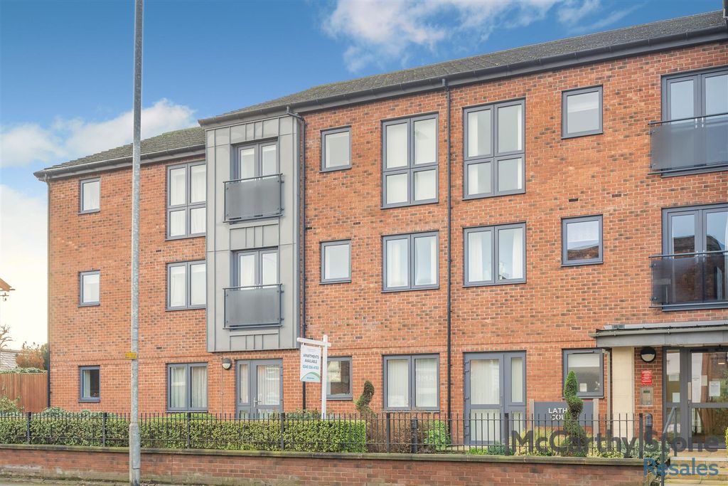 Property photo 1 of 41 8672899-Exterior06.Jpg