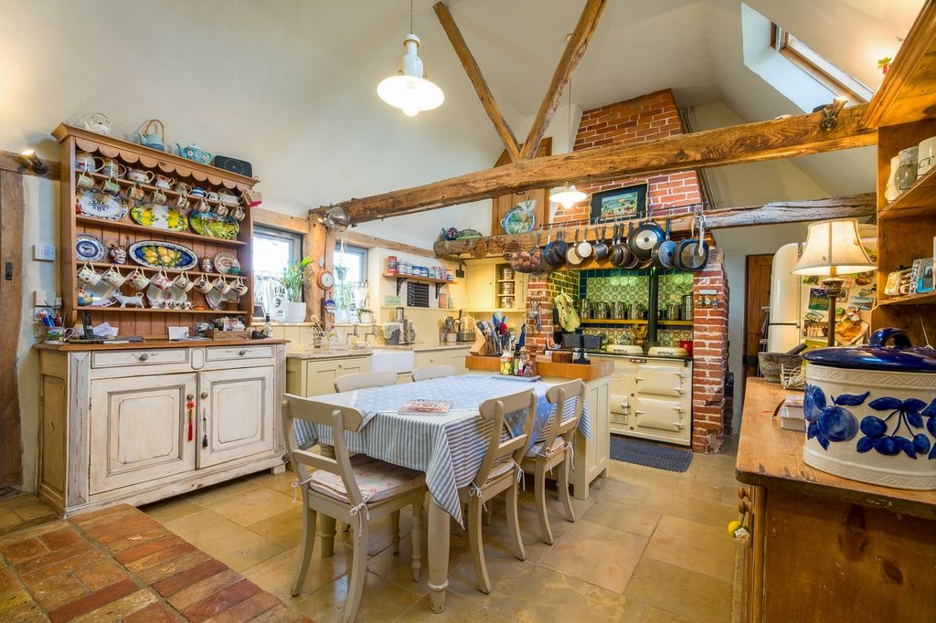 Property photo 3 of 34