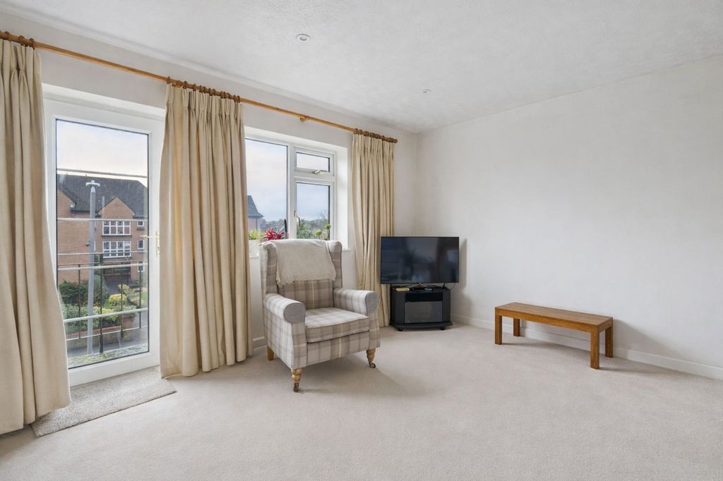 Property photo 3 of 9