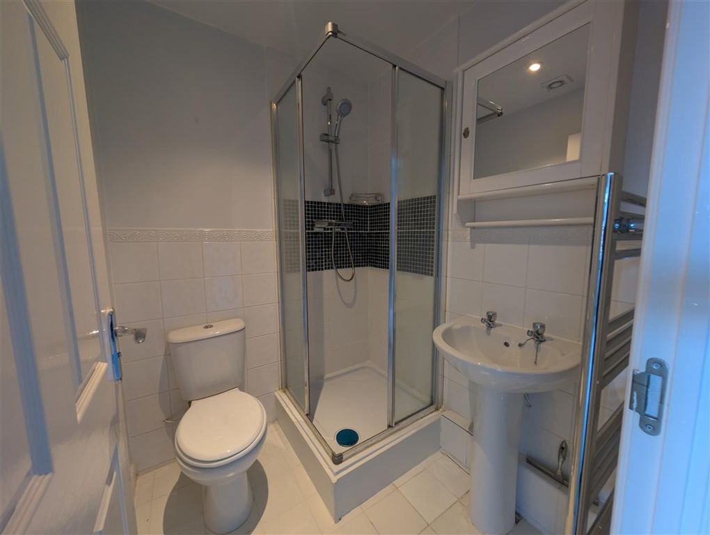 Property photo 3 of 7 Shower Room