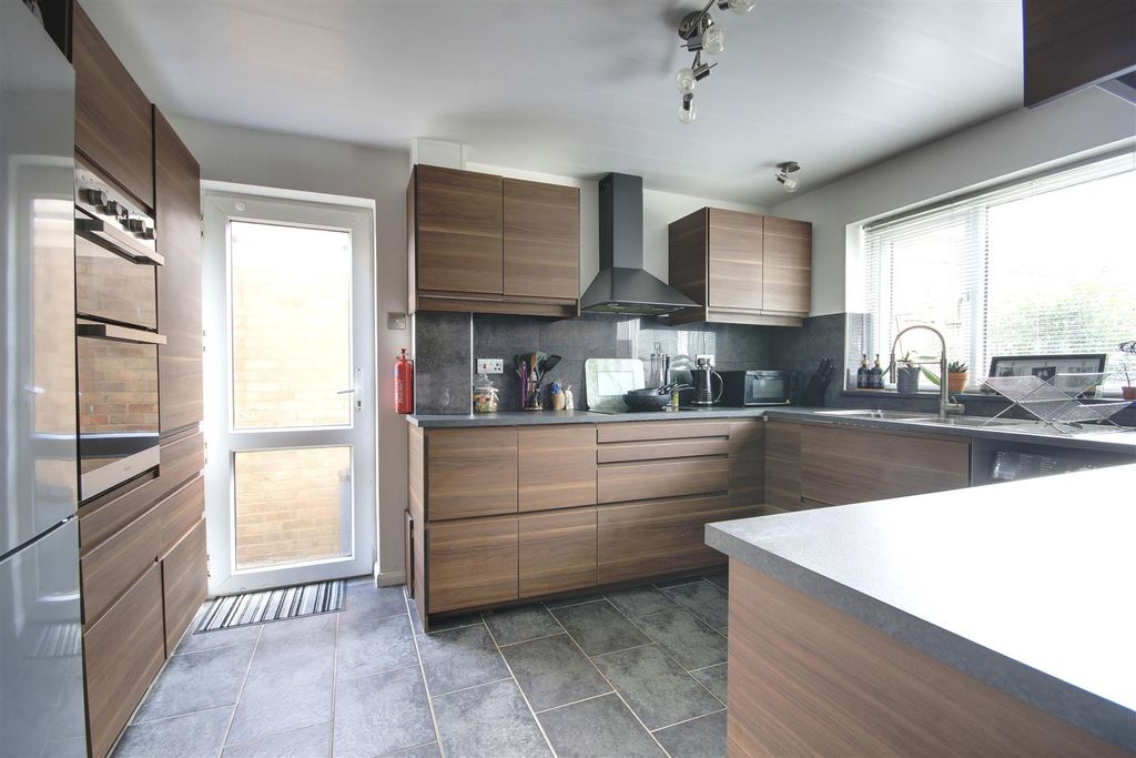 Property photo 2 of 13 Img_9992-Img_9994.Jpg