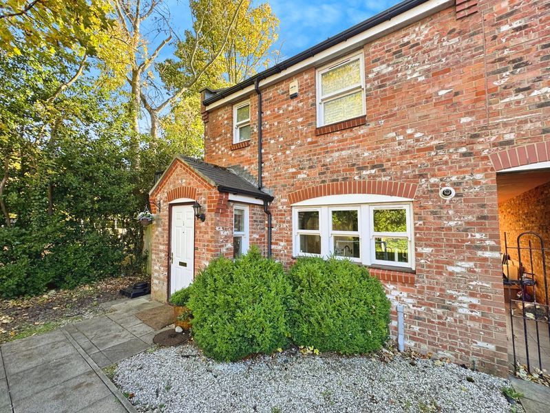 Property photo 1 of 10 Photo 6