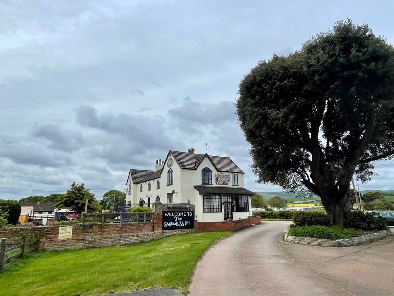 Property photo 1 of 18 Photo 6