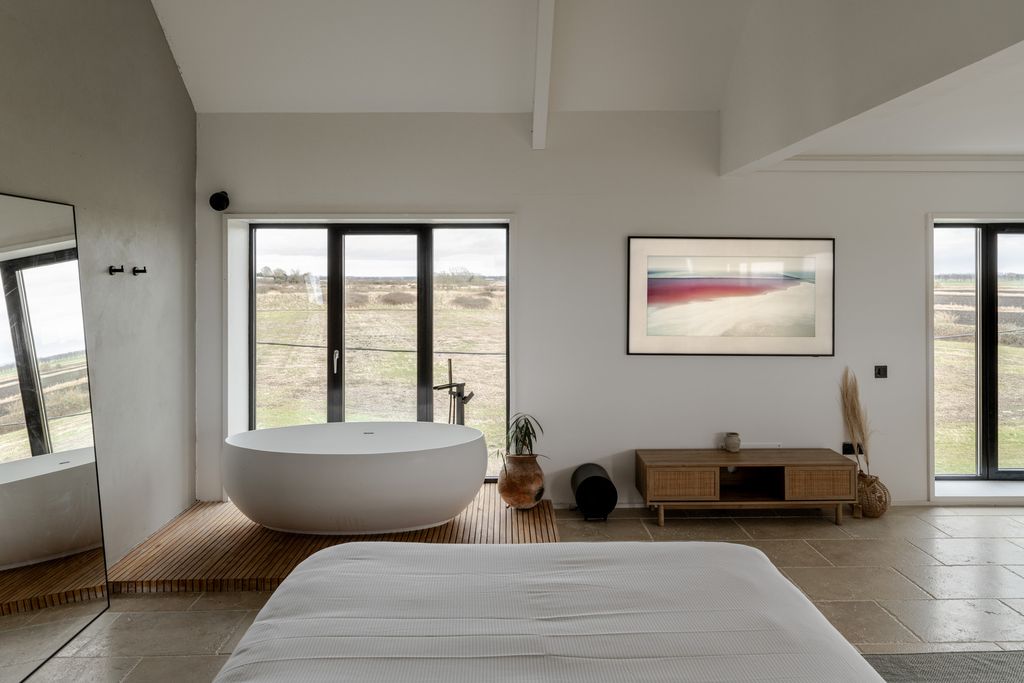 Property photo 3 of 34 266252 - Tmh_Mile End Road-131.Jpg