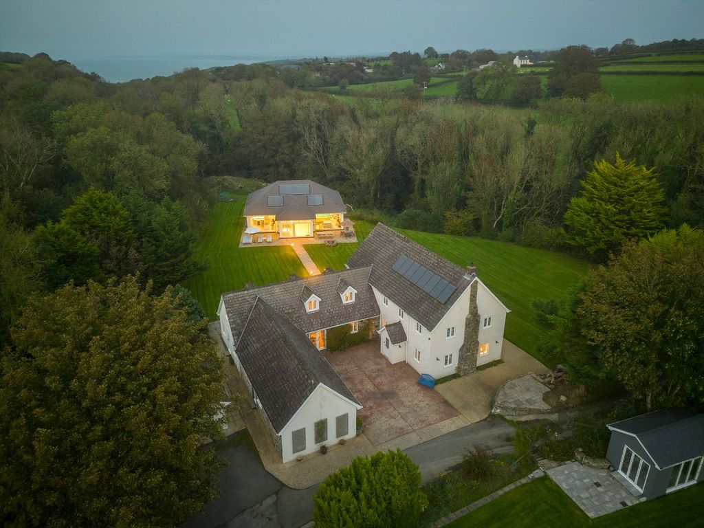 Property photo 2 of 54
