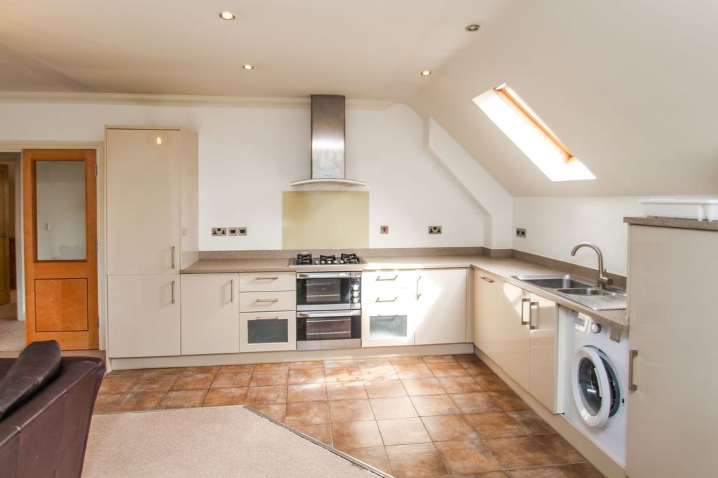 Property photo 2 of 11 Photo 9