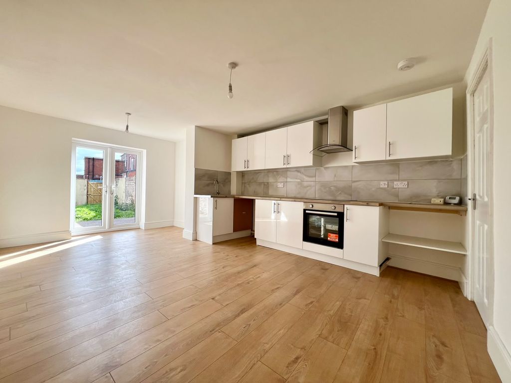 Property photo 3 of 14 Gallery
