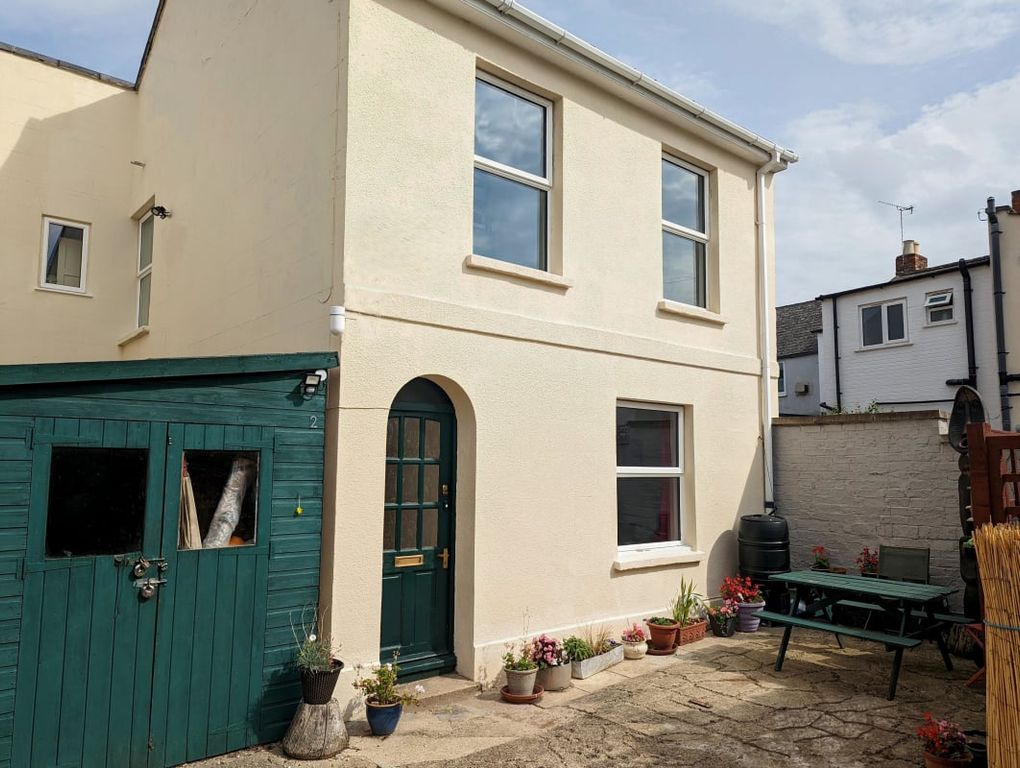 Property photo 2 of 17