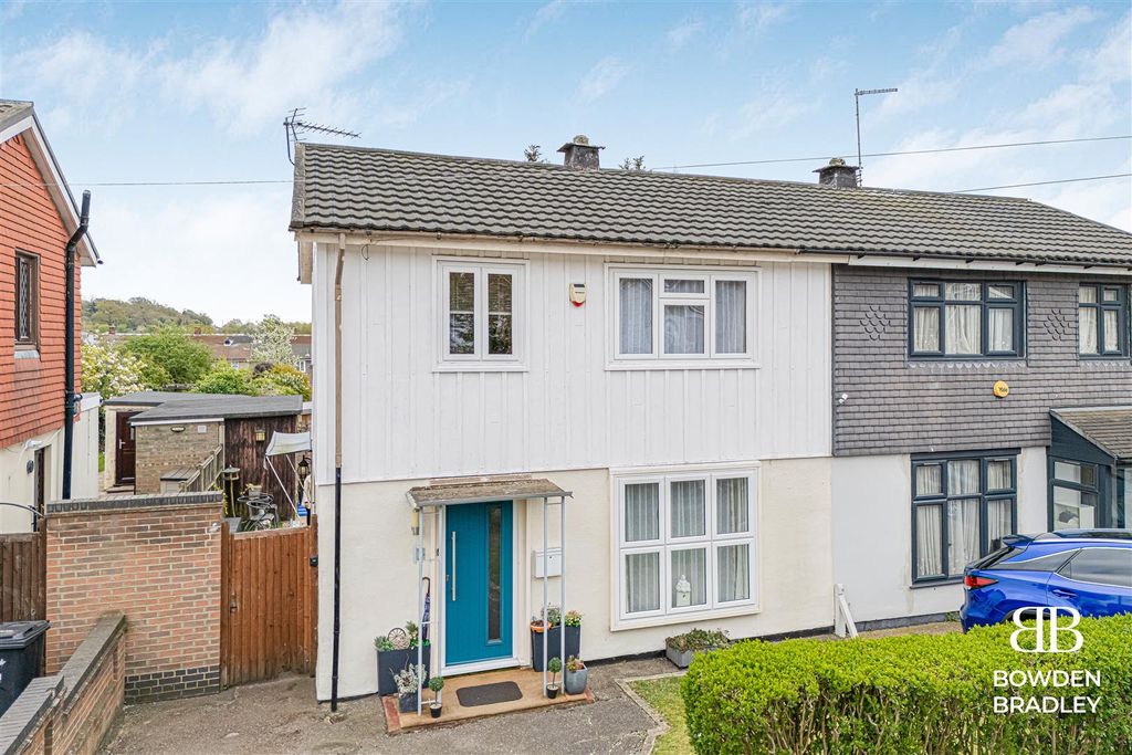 Property photo 1 of 20 Front