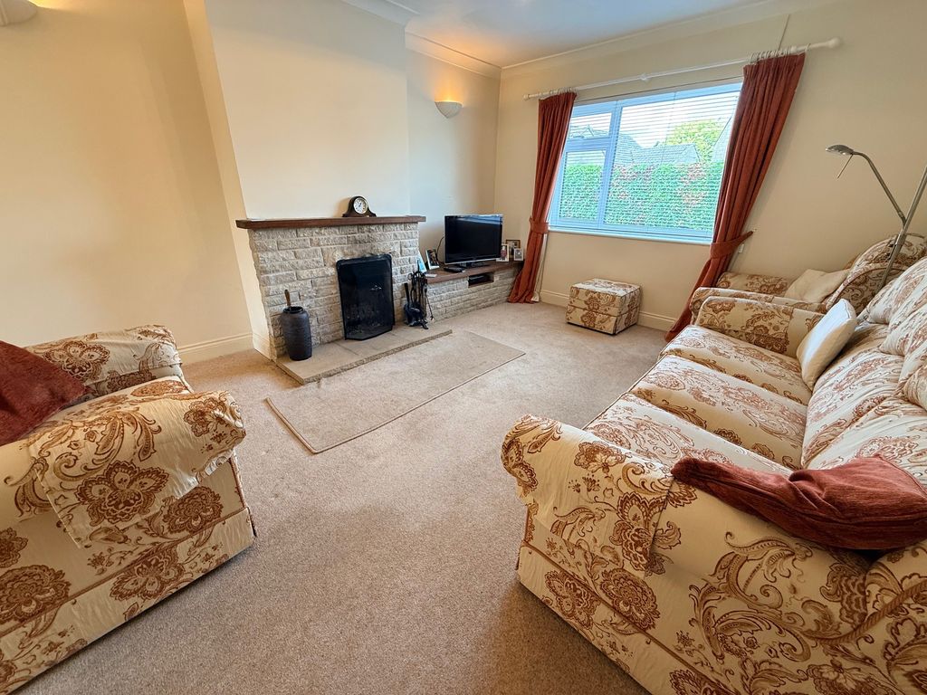 Property photo 3 of 17 Lounge Aspect 3