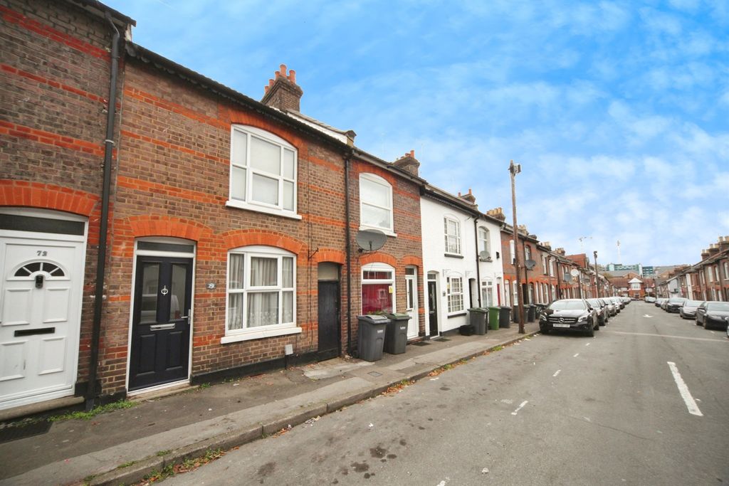 Property photo 2 of 17