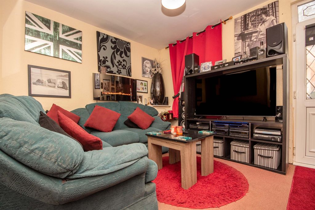 Property photo 3 of 7