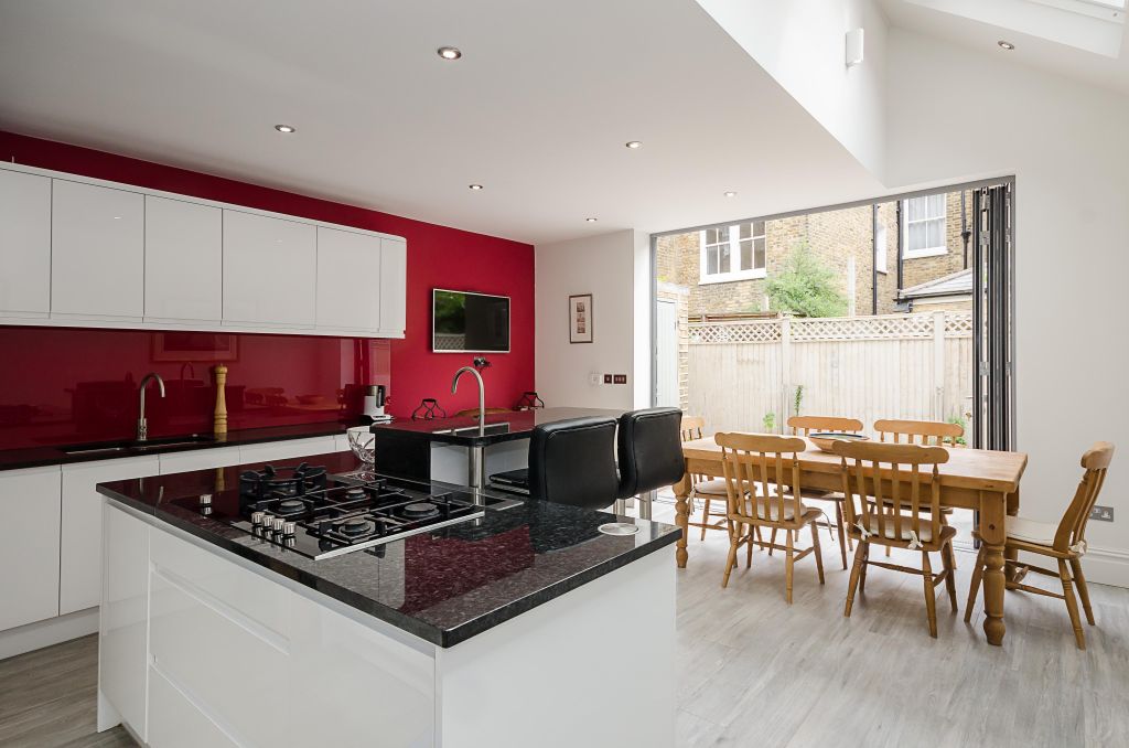 Property photo 1 of 9 Kitchen