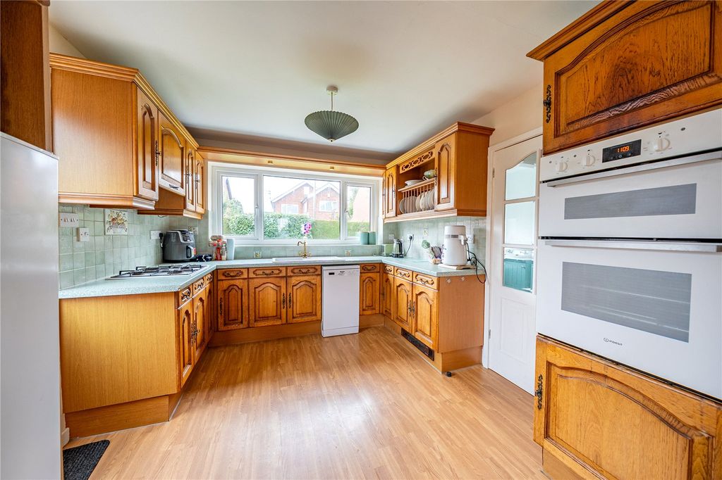 Property photo 3 of 19 Picture No. 23