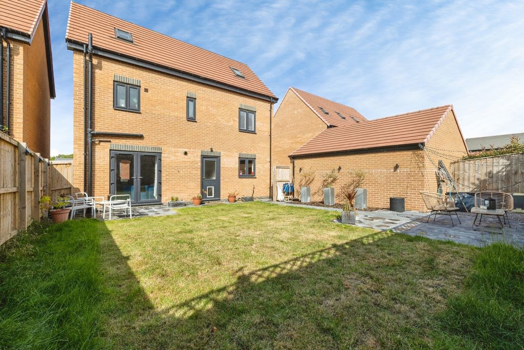 Property photo 2 of 16 Pbox-Img.Jpg