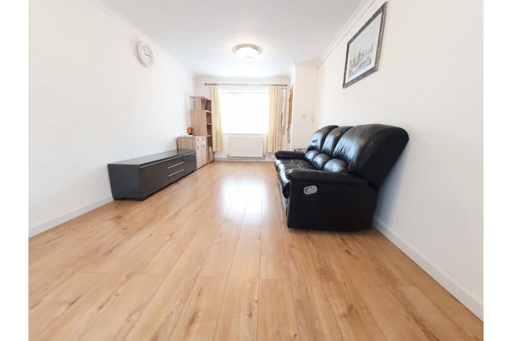 Property photo 3 of 25