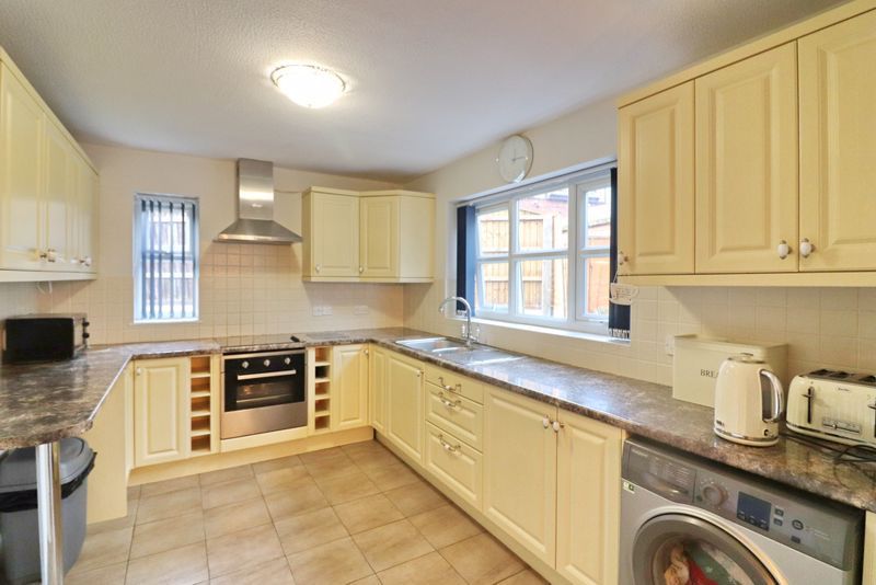 Property photo 3 of 26 Kitchen