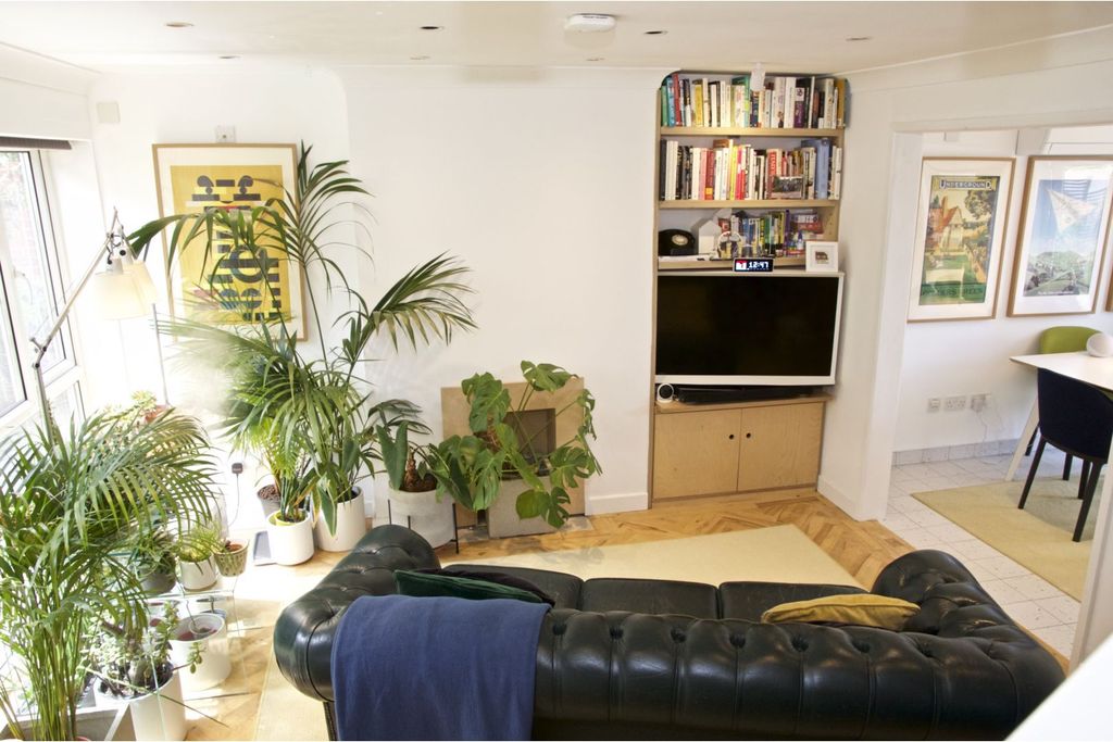 Property photo 3 of 29 Living Room
