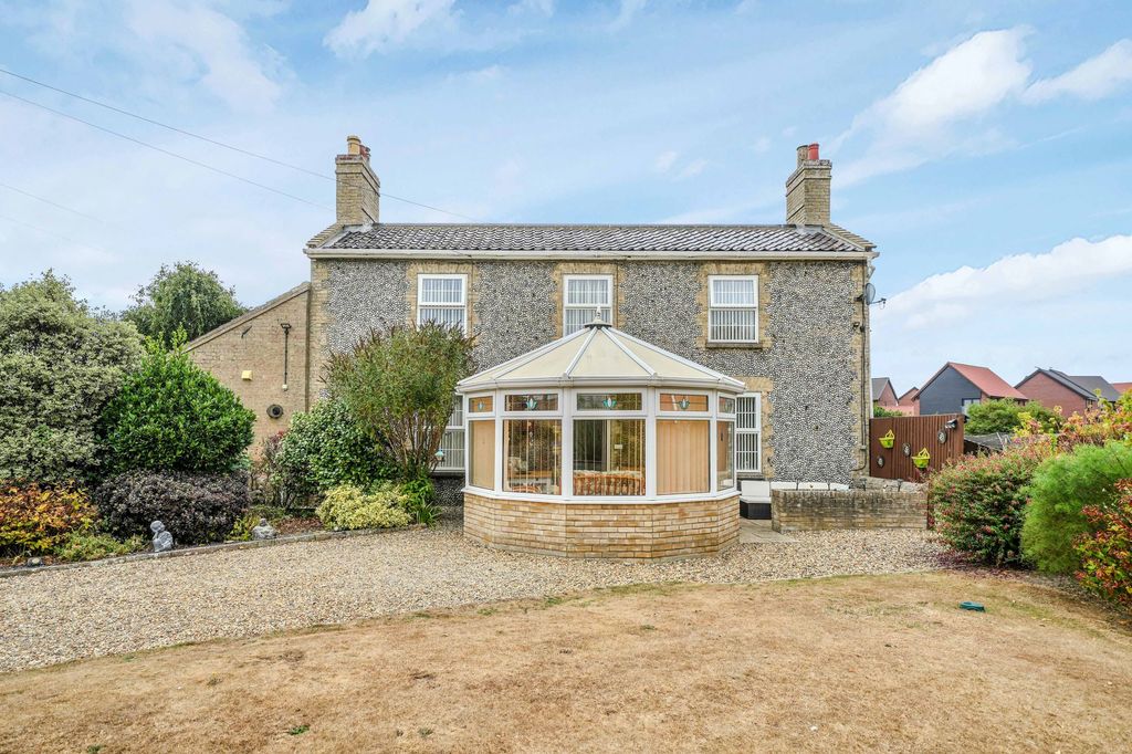 Property photo 1 of 32