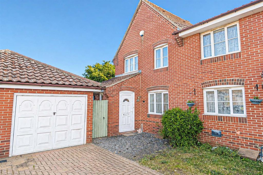 Property photo 1 of 14 File_00000000982c72468Aff5791E6A0Eec1 Front.Jpg