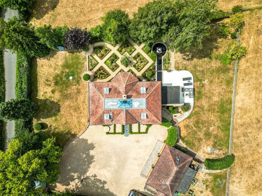 Property photo 3 of 34 Birds Eye View