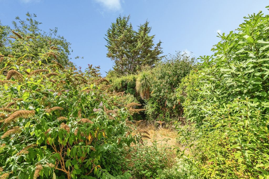 Property photo 2 of 17 Pbox-Img.Jpg