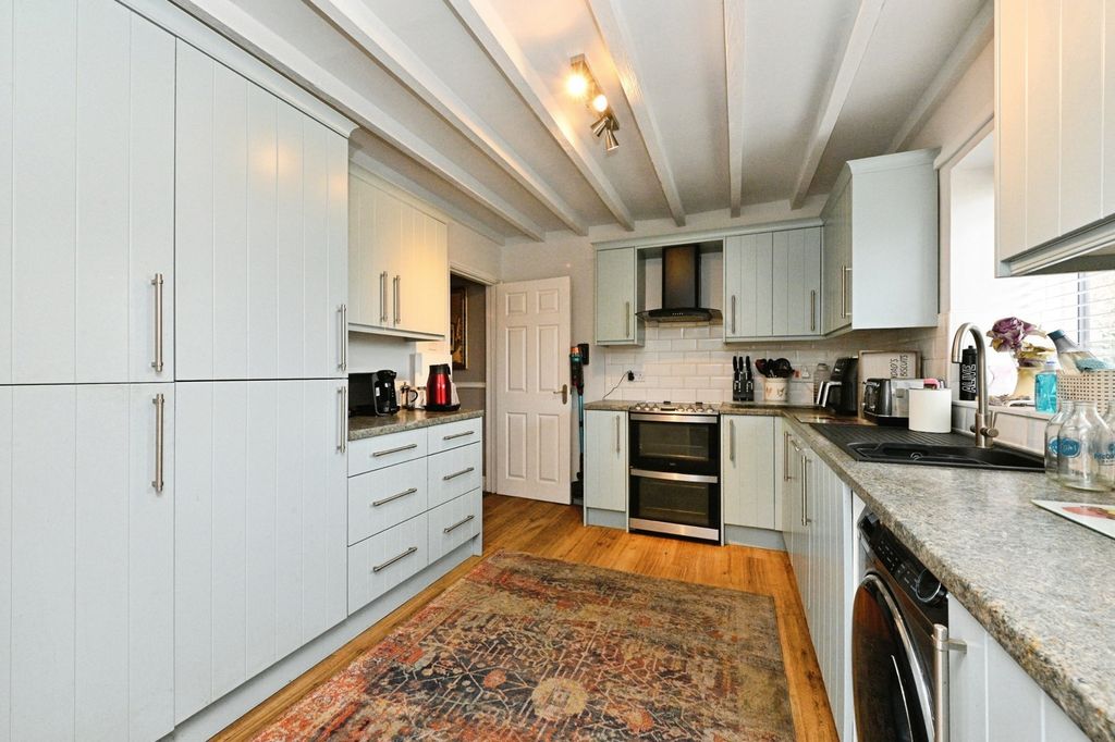 Property photo 3 of 17 Photo