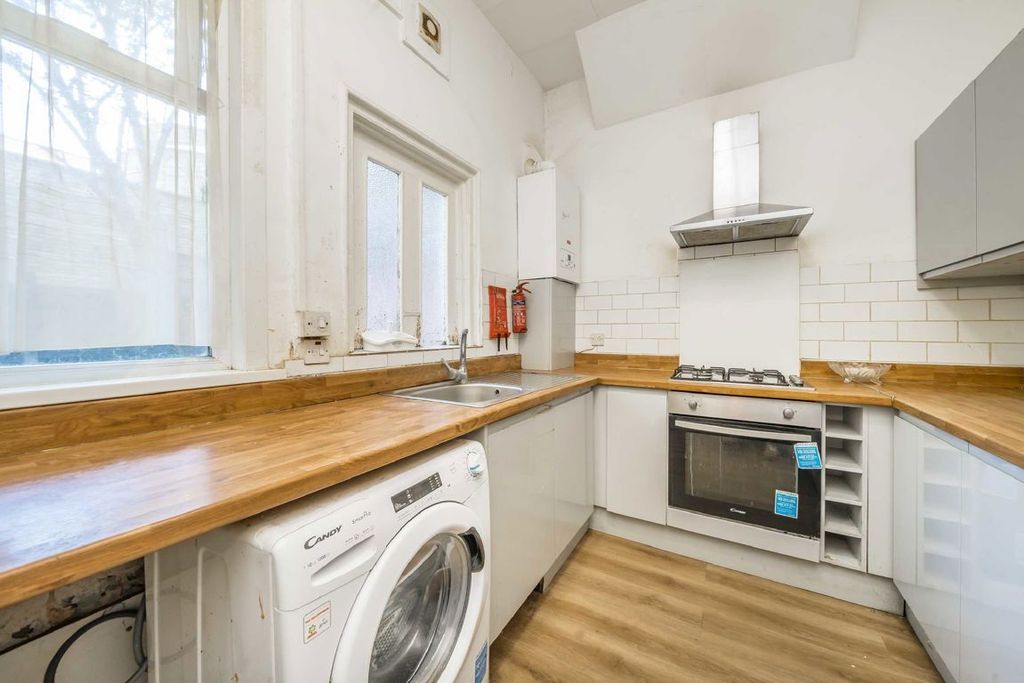 Property photo 3 of 9
