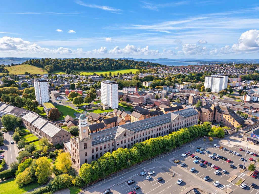 Property photo 1 of 18 18 Braehead Methven Walk Dundee-17.Jpg