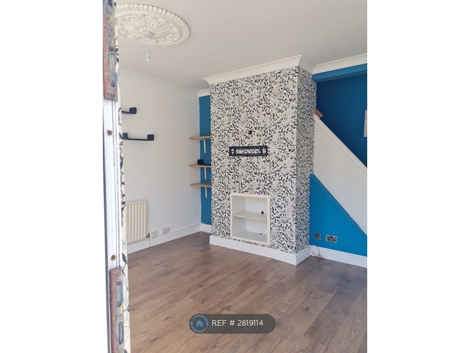 Property photo 2 of 14 Lounge