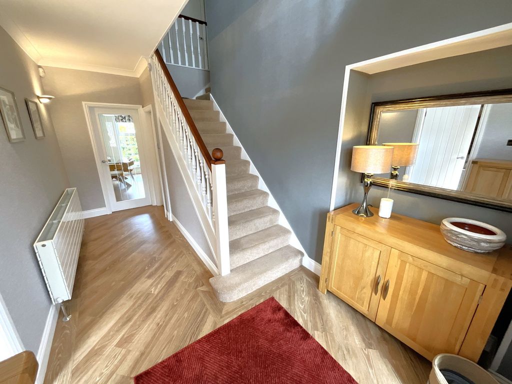 Property photo 2 of 21