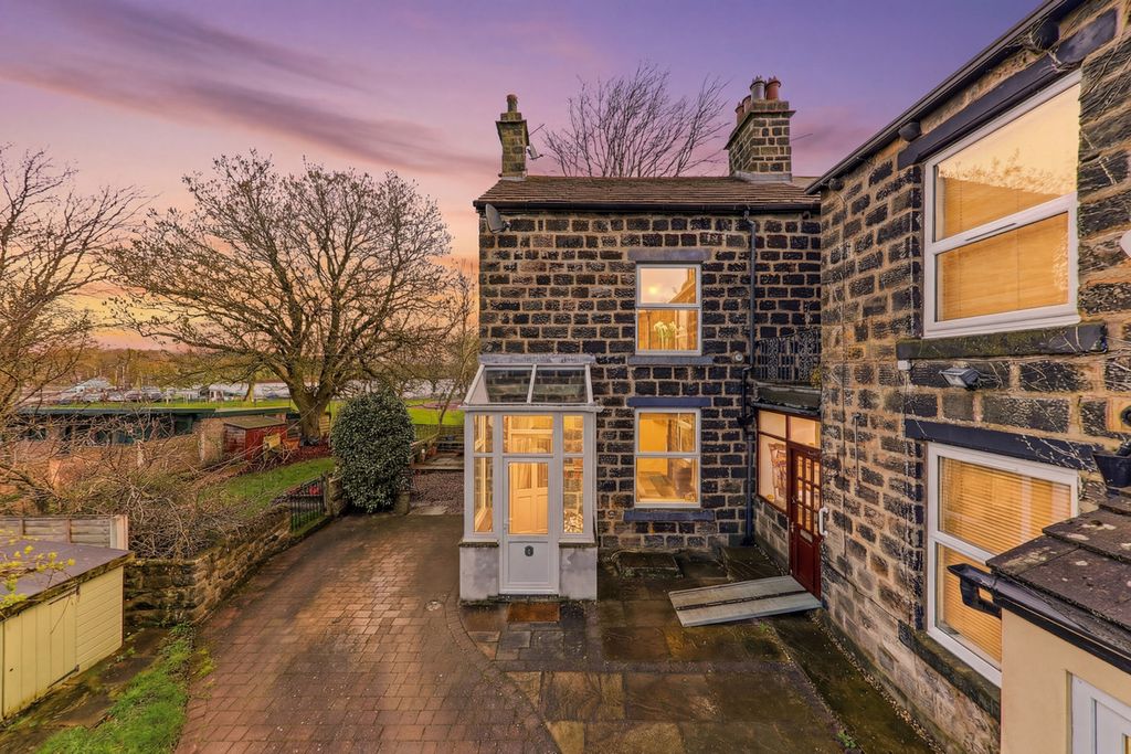 Property photo 1 of 24