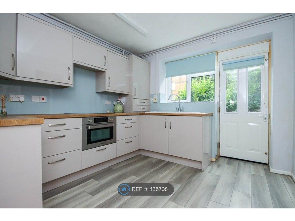 Property photo 1 of 10 Kitchen With Access To Garden