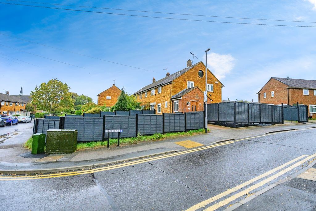 Property photo 2 of 17 Photo