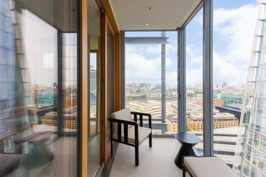 Property photo 3 of 15 94176_Apartment-2...