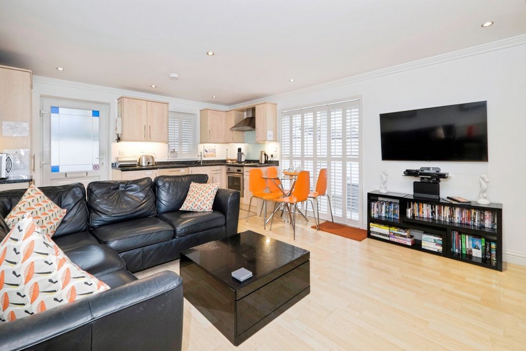 Property photo 3 of 20 Pbox-Img.Jpg