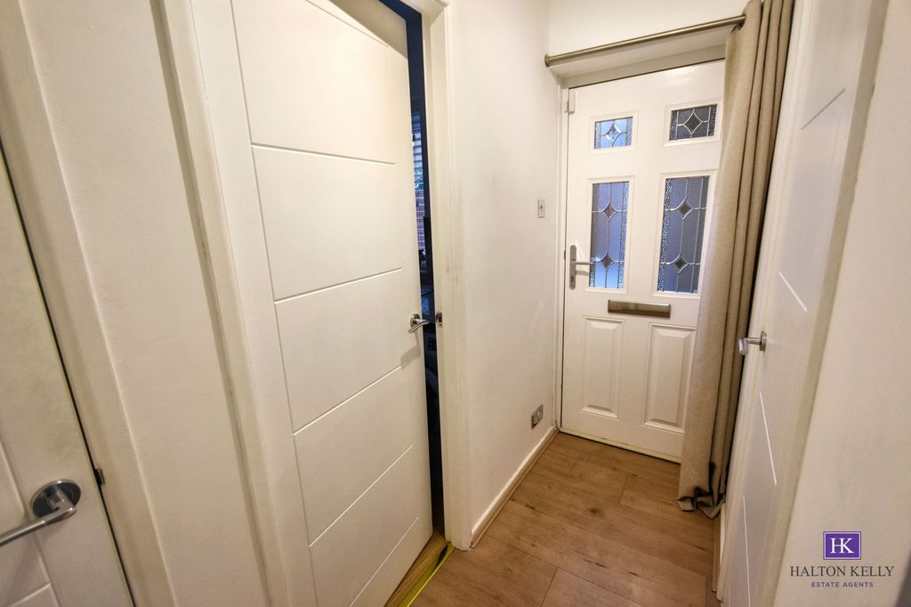 Property photo 3 of 31