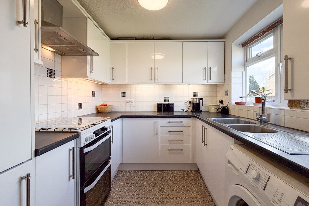 Property photo 2 of 14 5011446